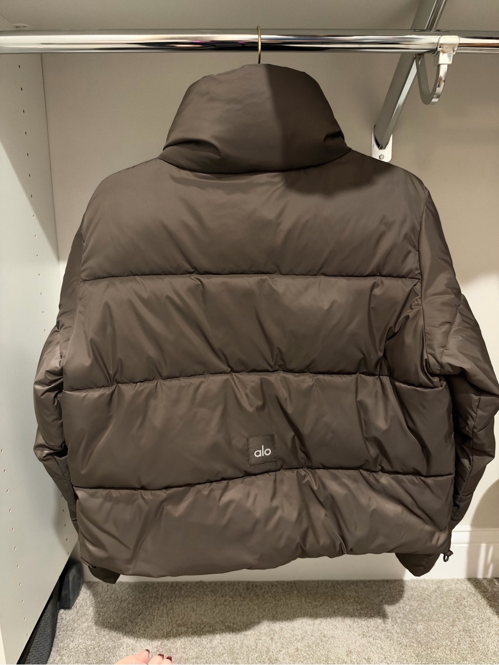 Alo Gold Rush Puffer. Medium. Espresso. New with tags. Authentic. - Picture 6 of 12